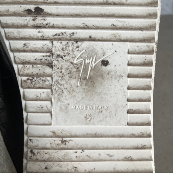 Giuseppe Zanotti Kriss Crocodile-Effect Leather Sneakers - Picture 10 of 10